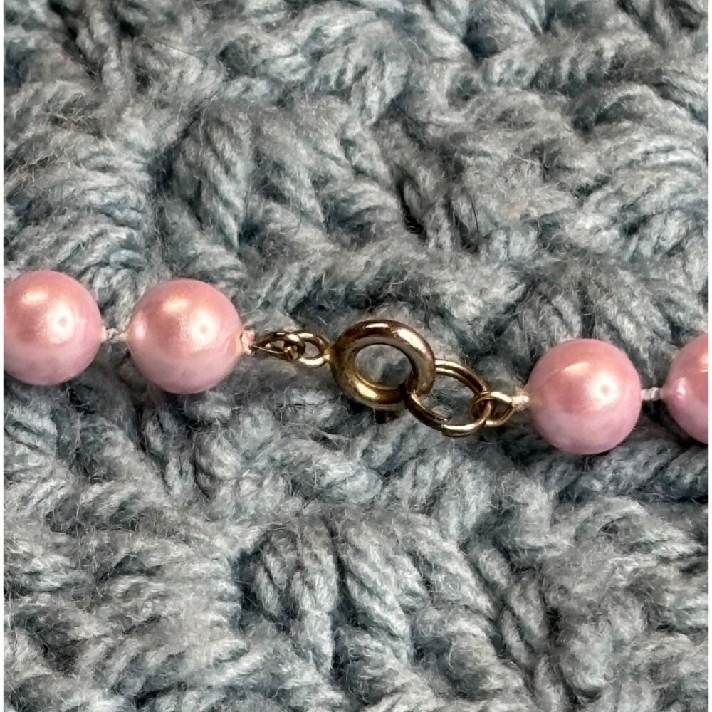 Lavender Purple Plastic Faux Pearl Beaded Necklace Spring Ring Clasp 19 inches - Picture 2 of 5